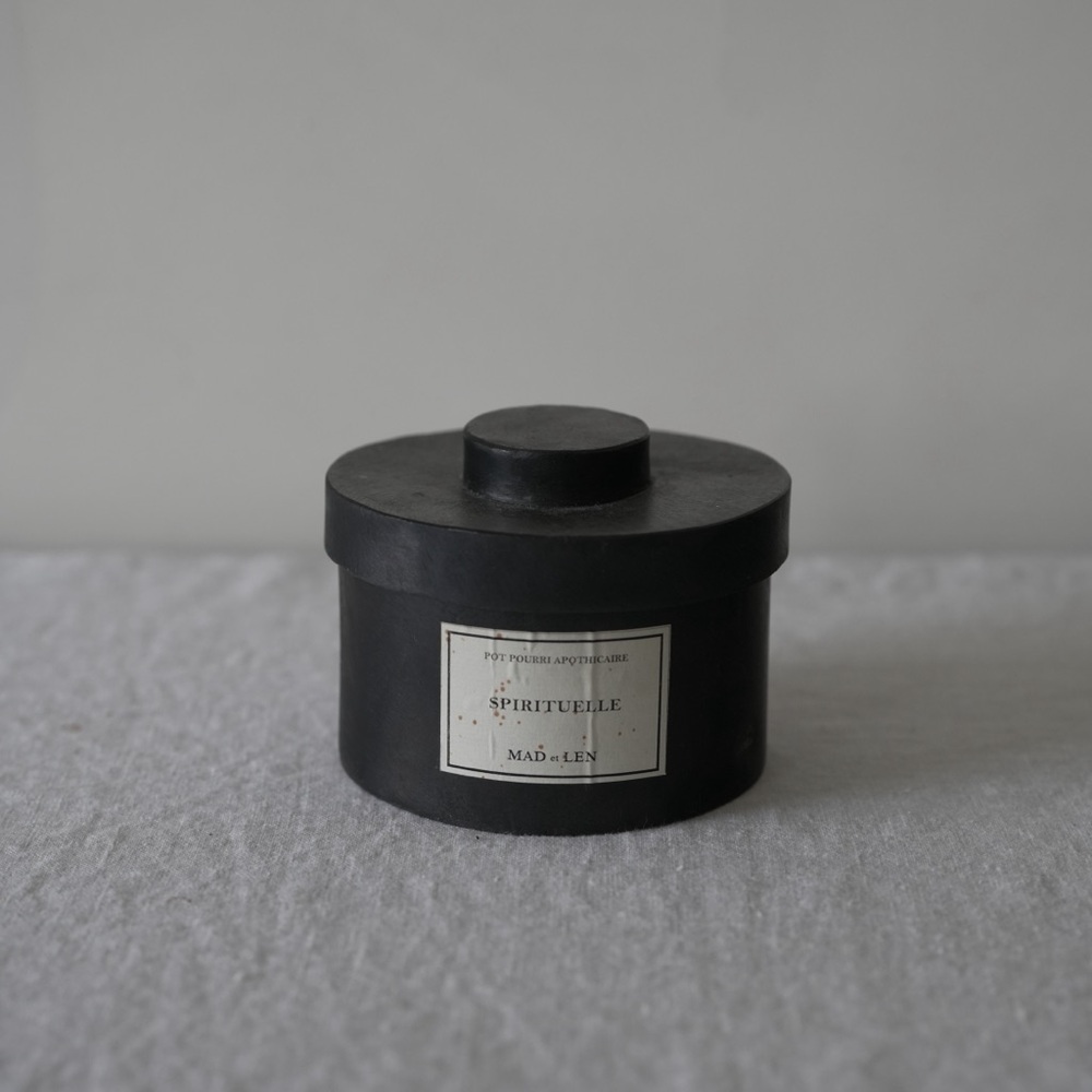 Mad et Len Spirituelle Lava rocks Potpourri Home fragrance